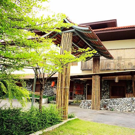 J. Park Hotel Chonburi Buitenkant foto