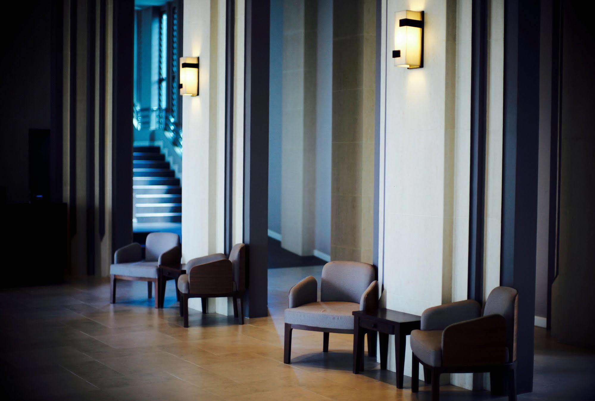 J. Park Hotel Chonburi Buitenkant foto